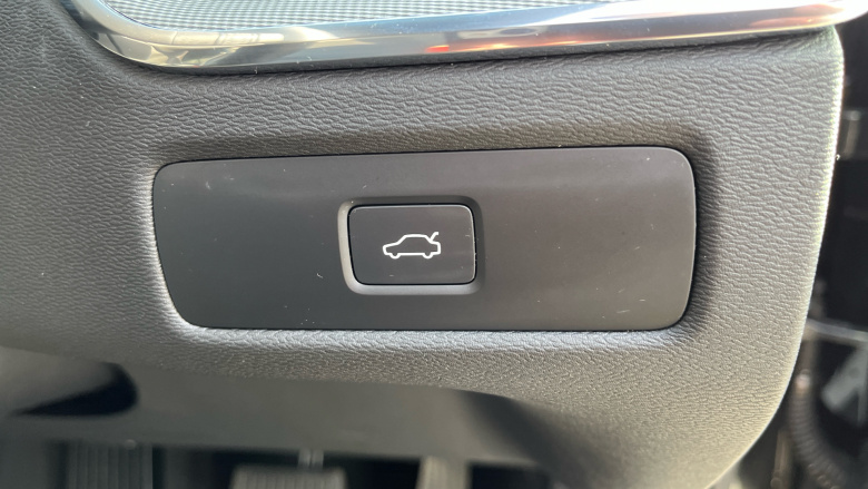 Volvo XC60 2.0 B5P Plus Black Edition 5dr AWD Geartronic Petrol Estate